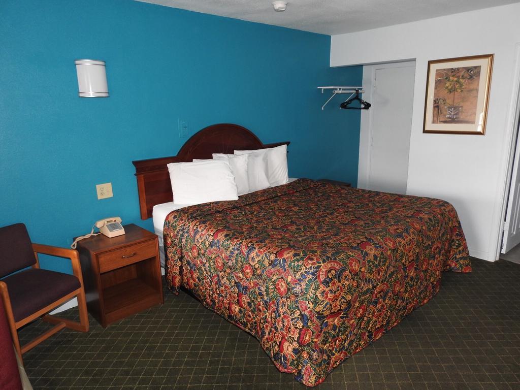 Mayo Inn Roswell Exterior photo